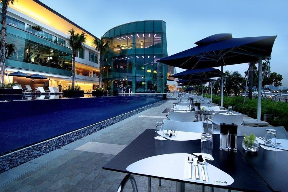 One15 Marina Sentosa Cove Singapore Hotel Exterior photo